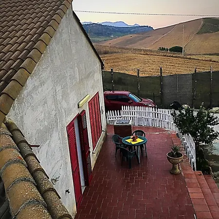 Oasi Di Pace Tra Le Colline Siciliane Con Piscina Privata Сasa de vacaciones
