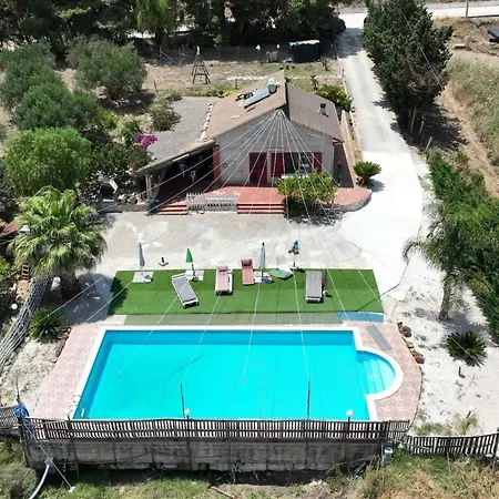 Oasi Di Pace Tra Le Colline Siciliane Con Piscina Privata Сasa de vacaciones